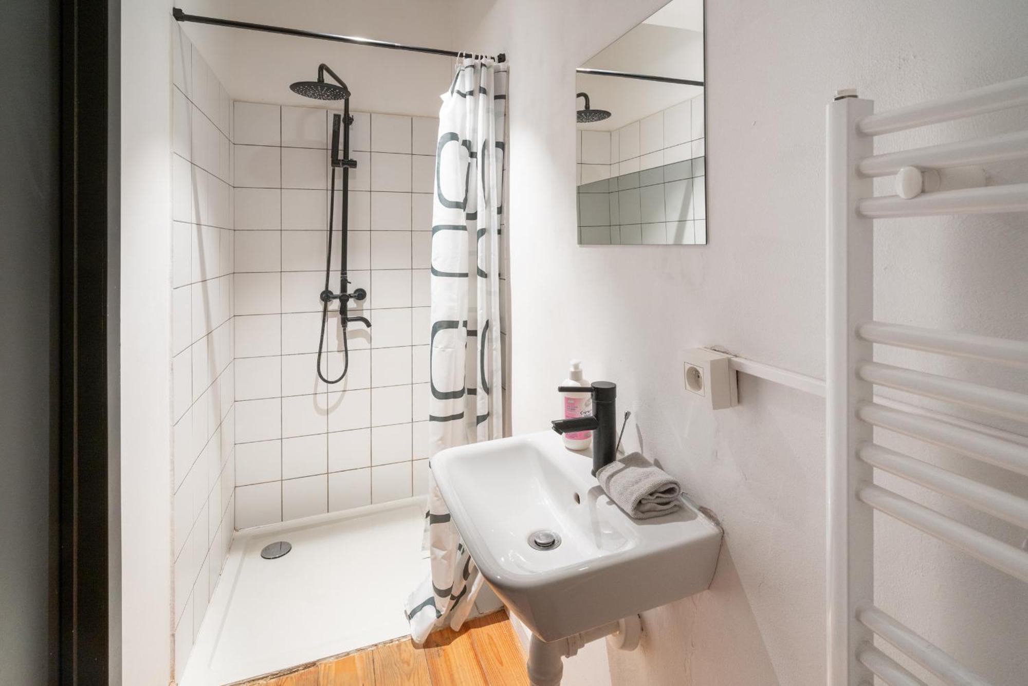 Charming Two-Bedroom River Side Apartment Antwerpen Eksteriør billede