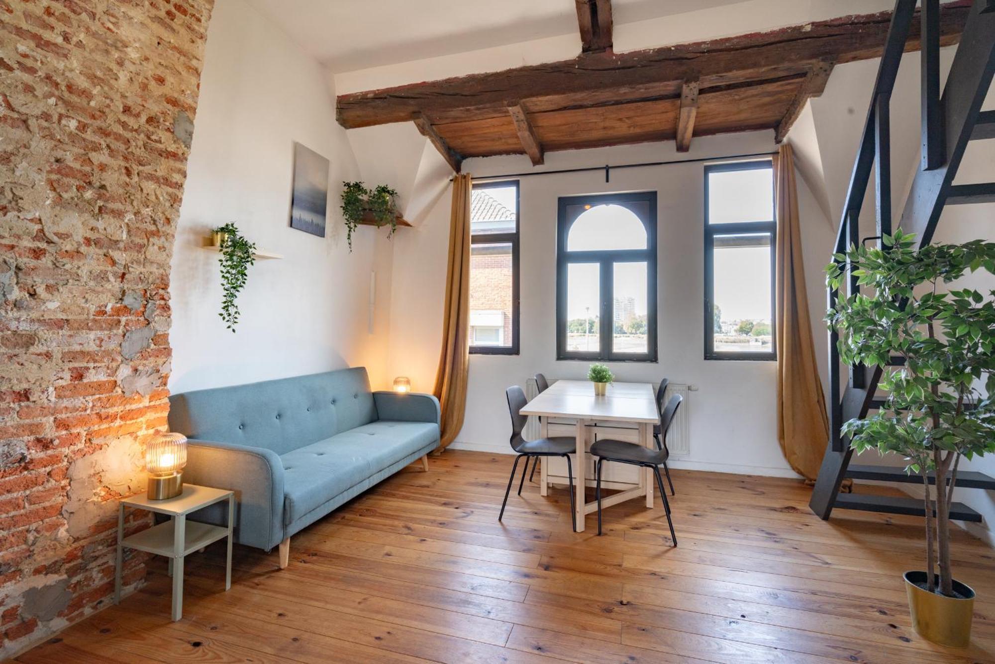 Charming Two-Bedroom River Side Apartment Antwerpen Eksteriør billede