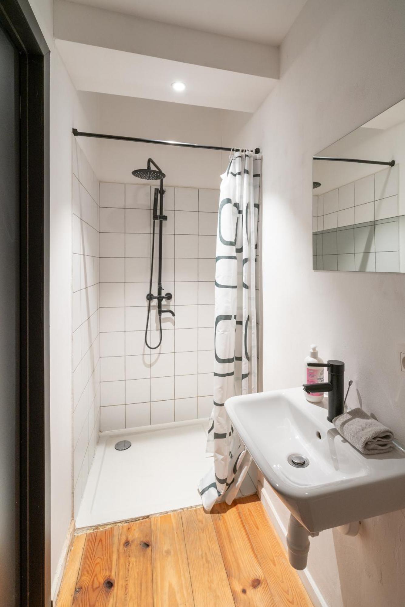 Charming Two-Bedroom River Side Apartment Antwerpen Eksteriør billede