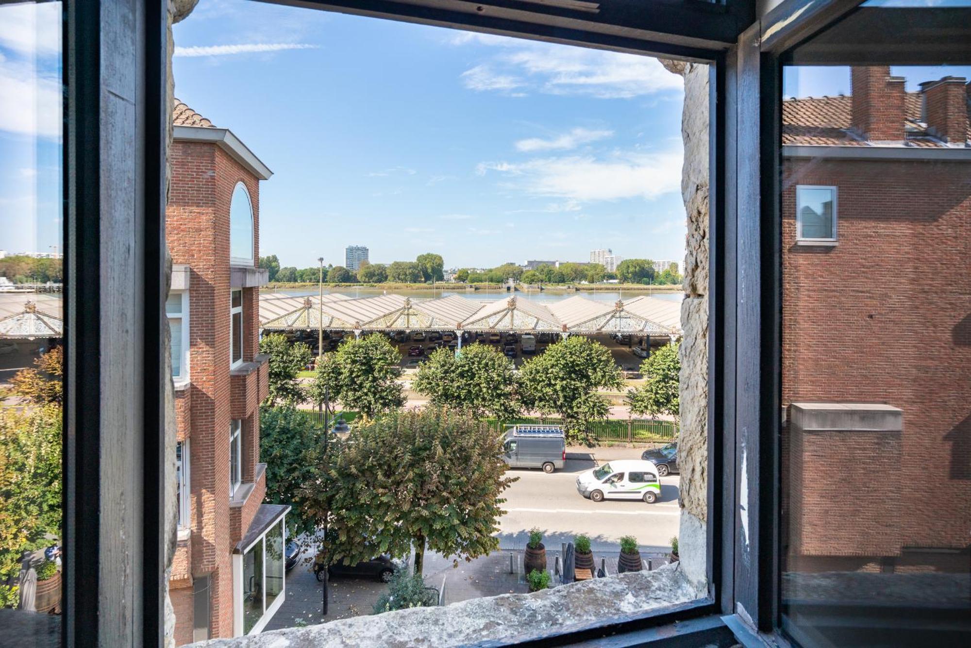 Charming Two-Bedroom River Side Apartment Antwerpen Eksteriør billede