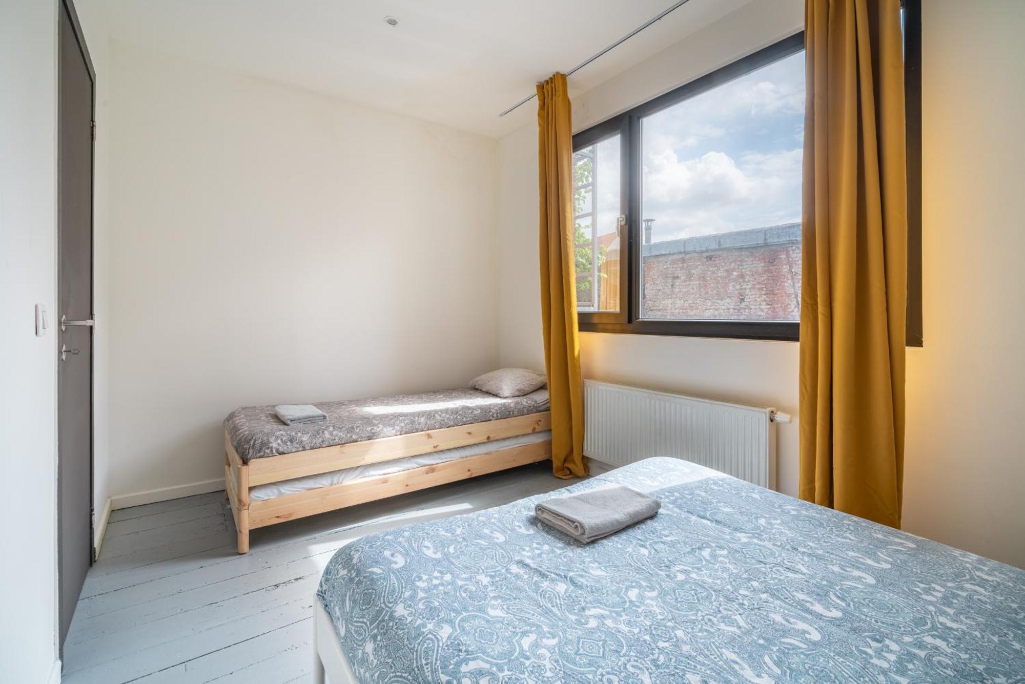 Charming Two-Bedroom River Side Apartment Antwerpen Eksteriør billede