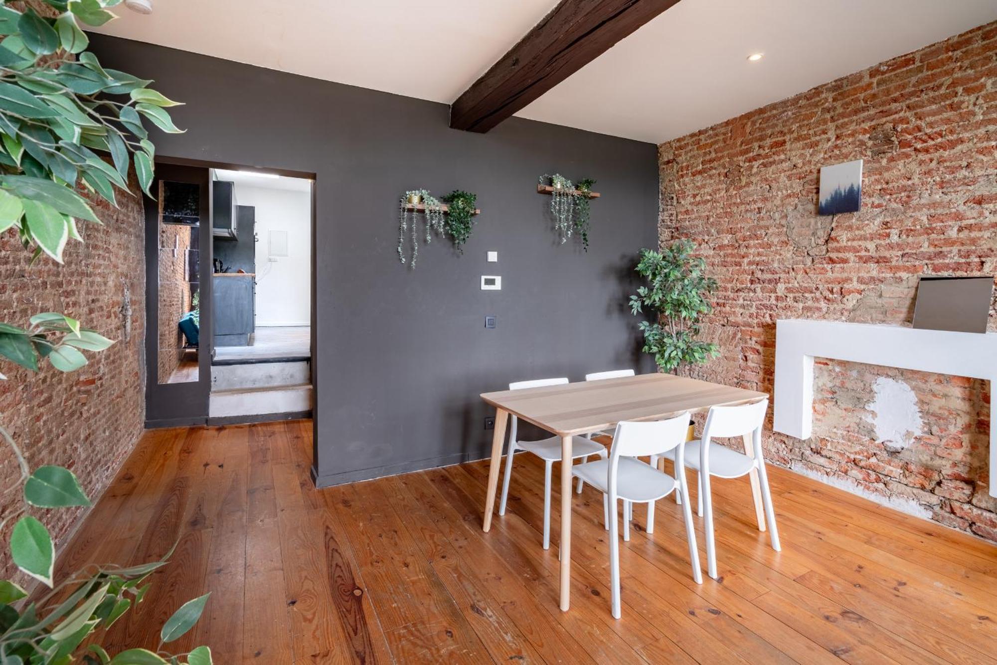 Charming Two-Bedroom River Side Apartment Antwerpen Eksteriør billede